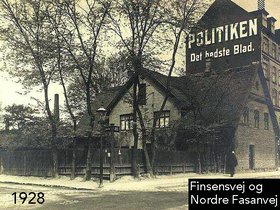Det gamle stråtækte hus på hjørnet af Finsensvej og Nordre Fasanvej  Beskrivelse  Huset blev nedrevet kort tid efter. 1928.jpg